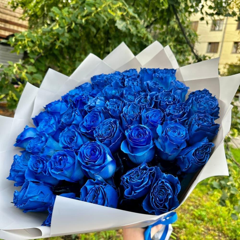 Купить букет из 35 синих роз (эквадор) в Москве ракурс 3