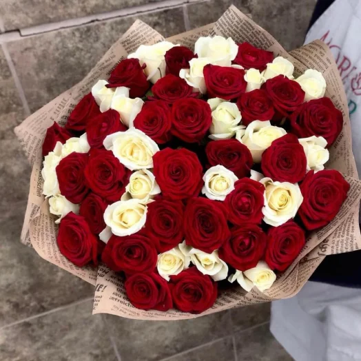 Купить Букет из 51 красной и белой розы