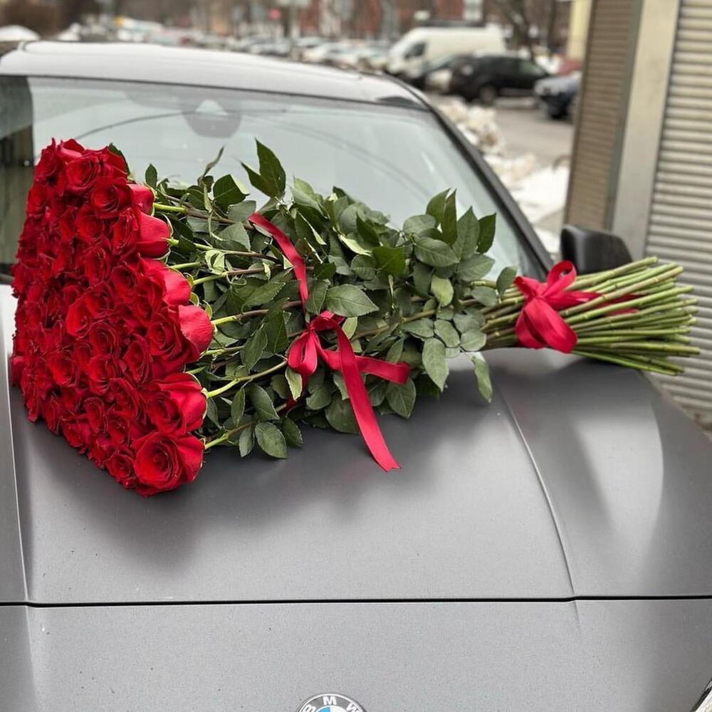 Букет из 51 высокой розы (100 см) ракурс 2