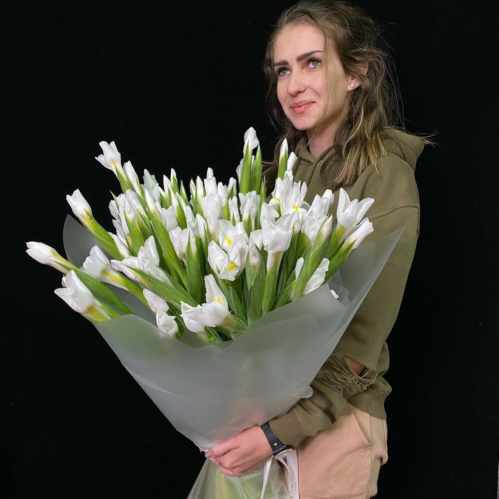 Букет из 71 белого ириса