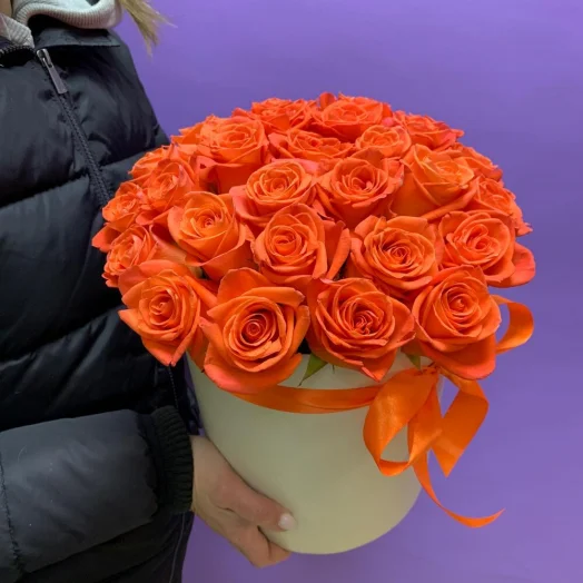 Купить Оранжевые Розы в коробке 25 шт