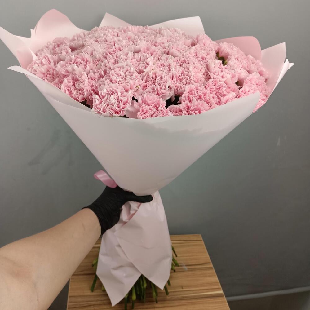 Купить розовые гвоздики 101 шт в Москве ракурс 4